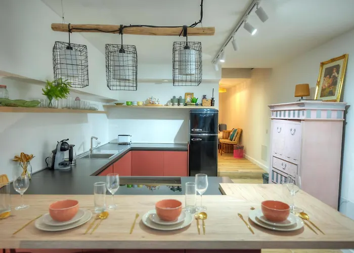 Designer 2br Duplex In With Wifi Ac 아파트