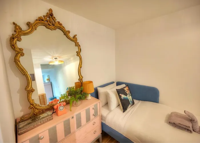 Designer 2br Duplex In With Wifi Ac 아파트