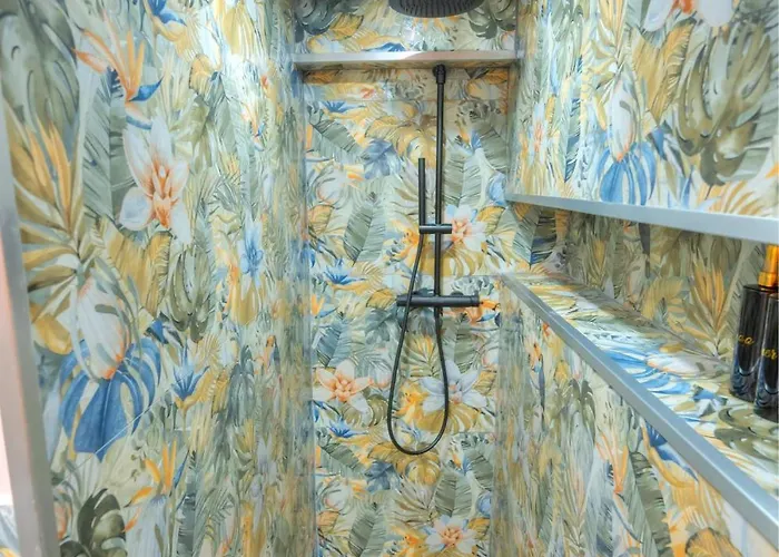 Designer 2br Duplex In With Wifi Ac 아파트 슬리에마