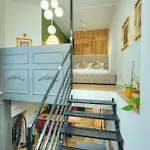 Designer 2br Duplex In With Wifi Ac 슬리에마