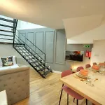 Designer 2br Duplex In With Wifi Ac *