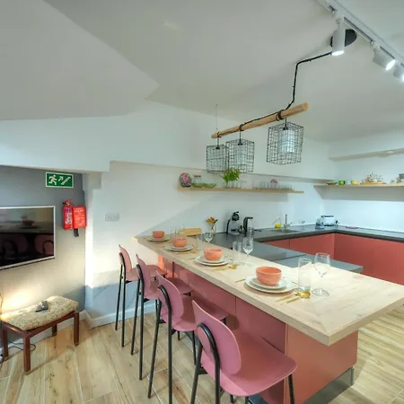 Designer 2br Duplex In With Wifi Ac * Sliema