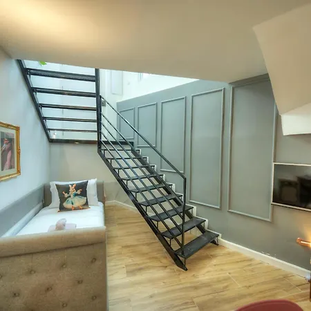 Lägenhet Designer 2br Duplex In With Wifi Ac