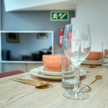 Designer 2br Duplex In With Wifi Ac * スリーマ