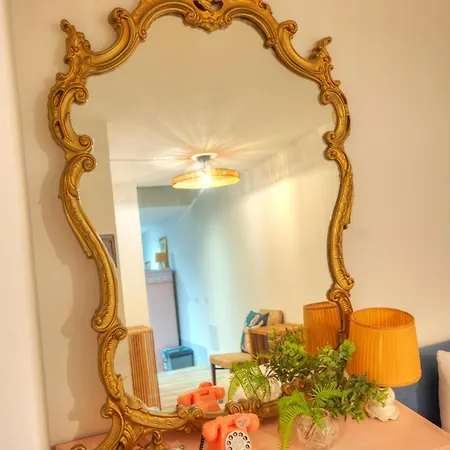 Designer 2br Duplex In With Wifi Ac スリーマ
