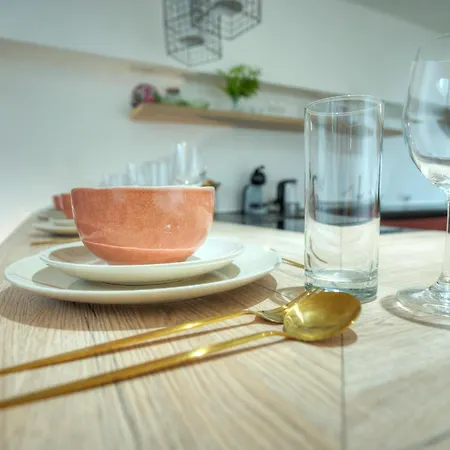 Designer 2br Duplex In With Wifi Ac アパート スリーマ