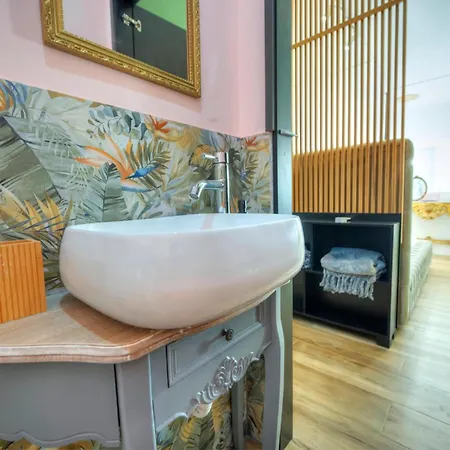 Designer 2br Duplex In With Wifi Ac
