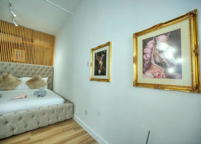 Designer 2br Duplex In With Wifi Ac