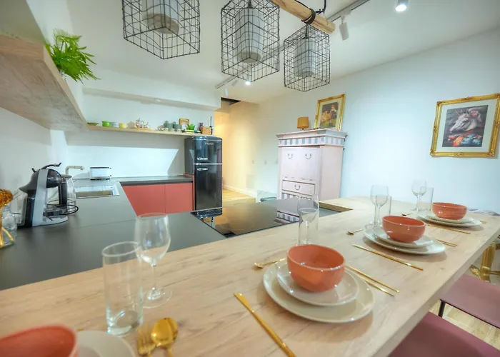 Designer 2br Duplex In With Wifi Ac Lejlighed *