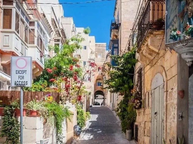 Lejlighed Designer 2br Duplex In With Wifi Ac