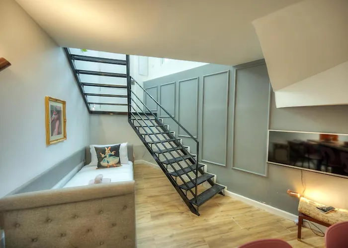 شقة Designer 2br Duplex In With Wifi Ac