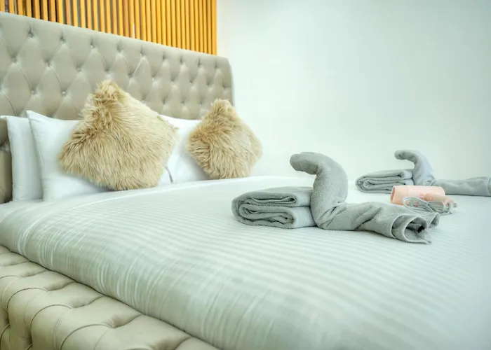 شقة Designer 2br Duplex In With Wifi Ac