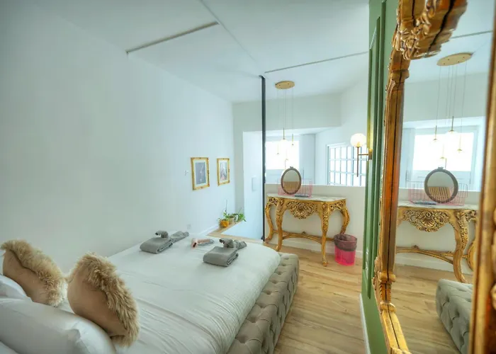 شقة Designer 2br Duplex In With Wifi Ac *