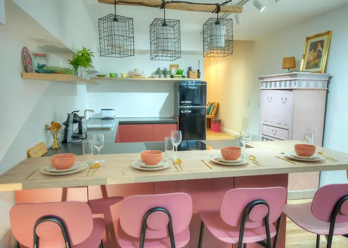 شقة Designer 2br Duplex In With Wifi Ac *