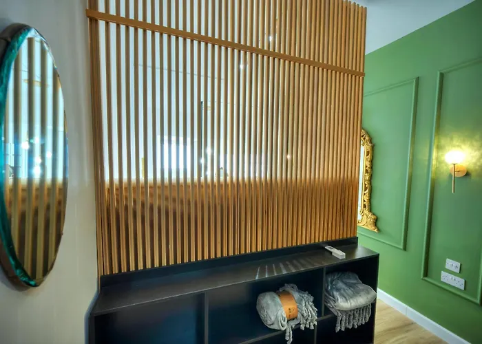 Designer 2br Duplex In With Wifi Ac شقة سليمة