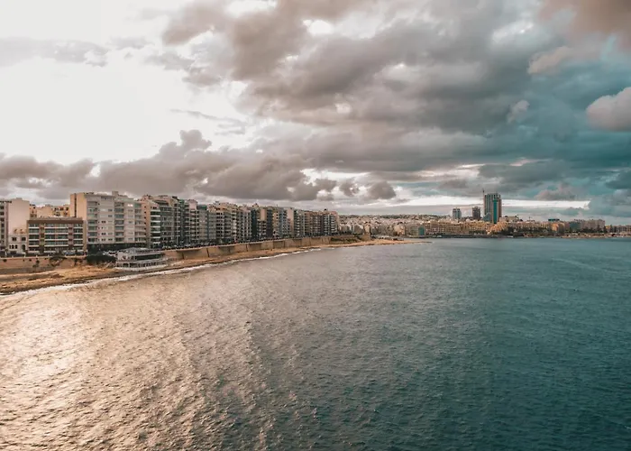 Designer 2br Duplex In With Wifi Ac * سليمة